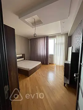 Kirayə verilir 3 otaqlı yeni tikili 130 m²
