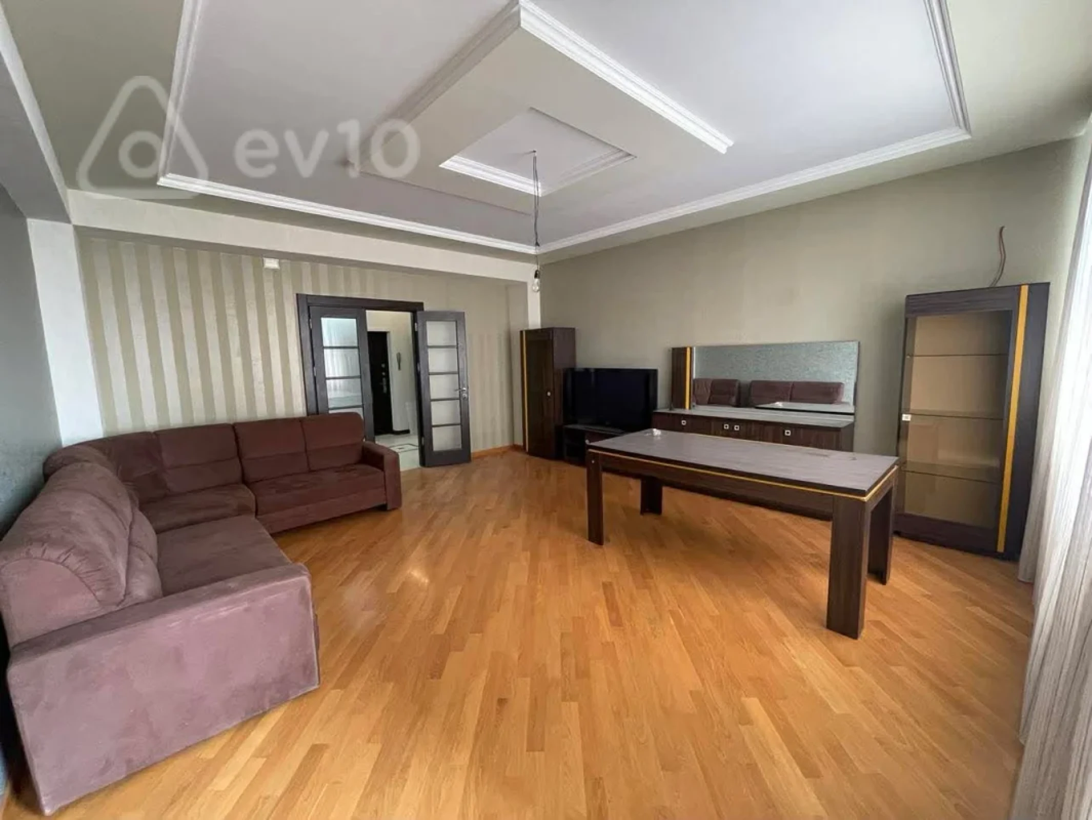 Kirayə verilir 3 otaqlı yeni tikili 130 m²