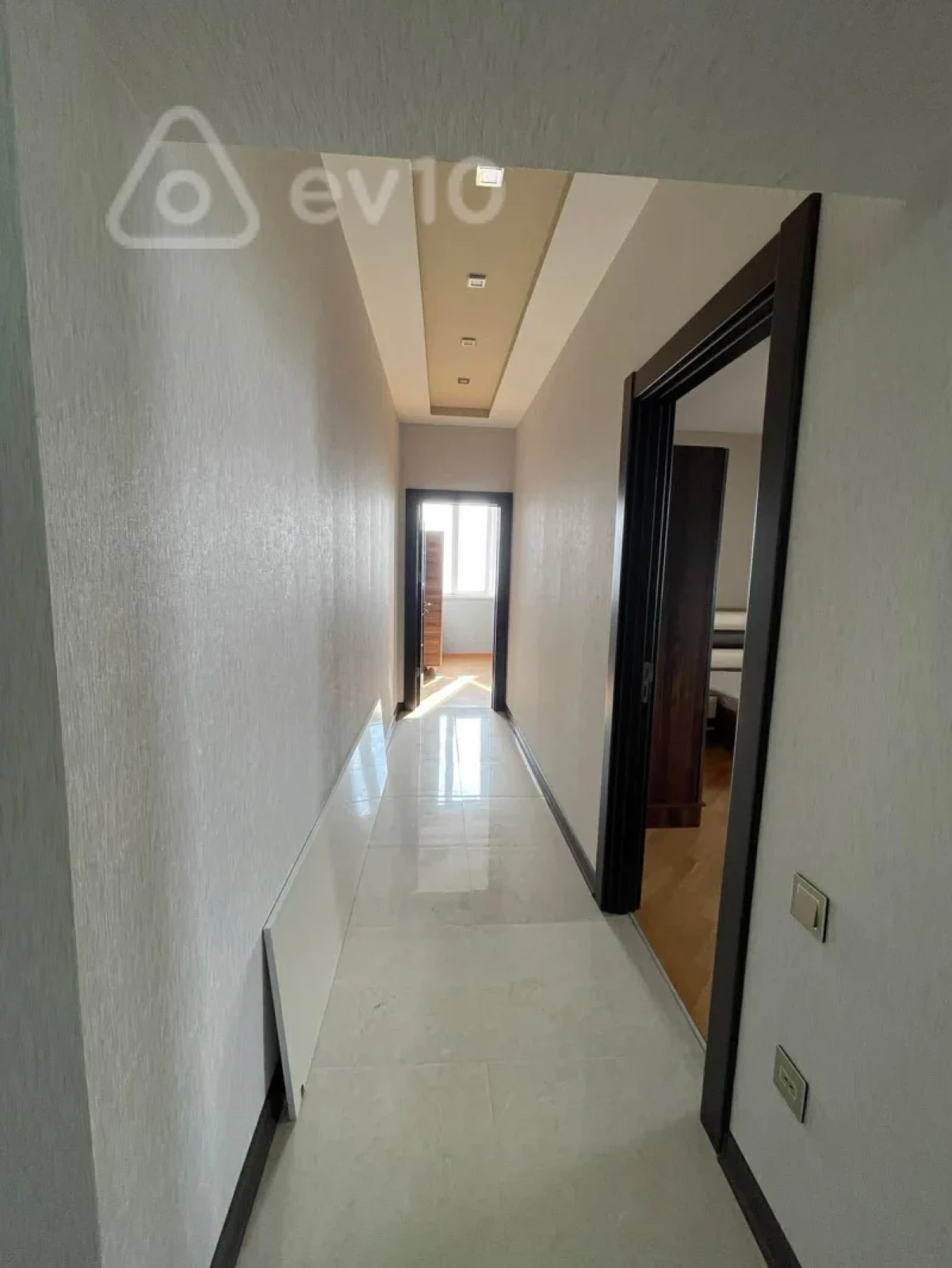 Kirayə verilir 3 otaqlı yeni tikili 130 m²
