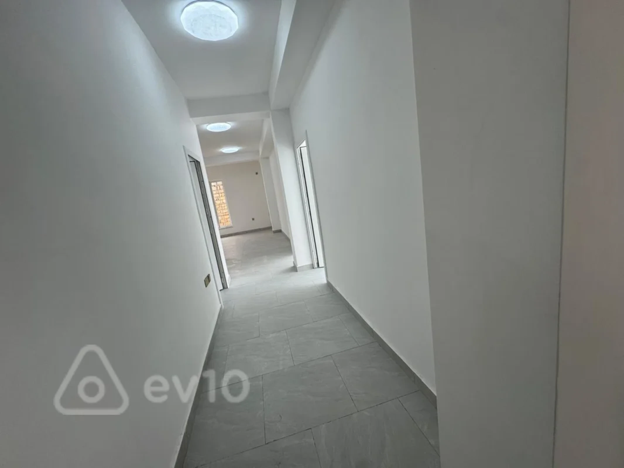Kirayə verilir mənzil 156 m²
