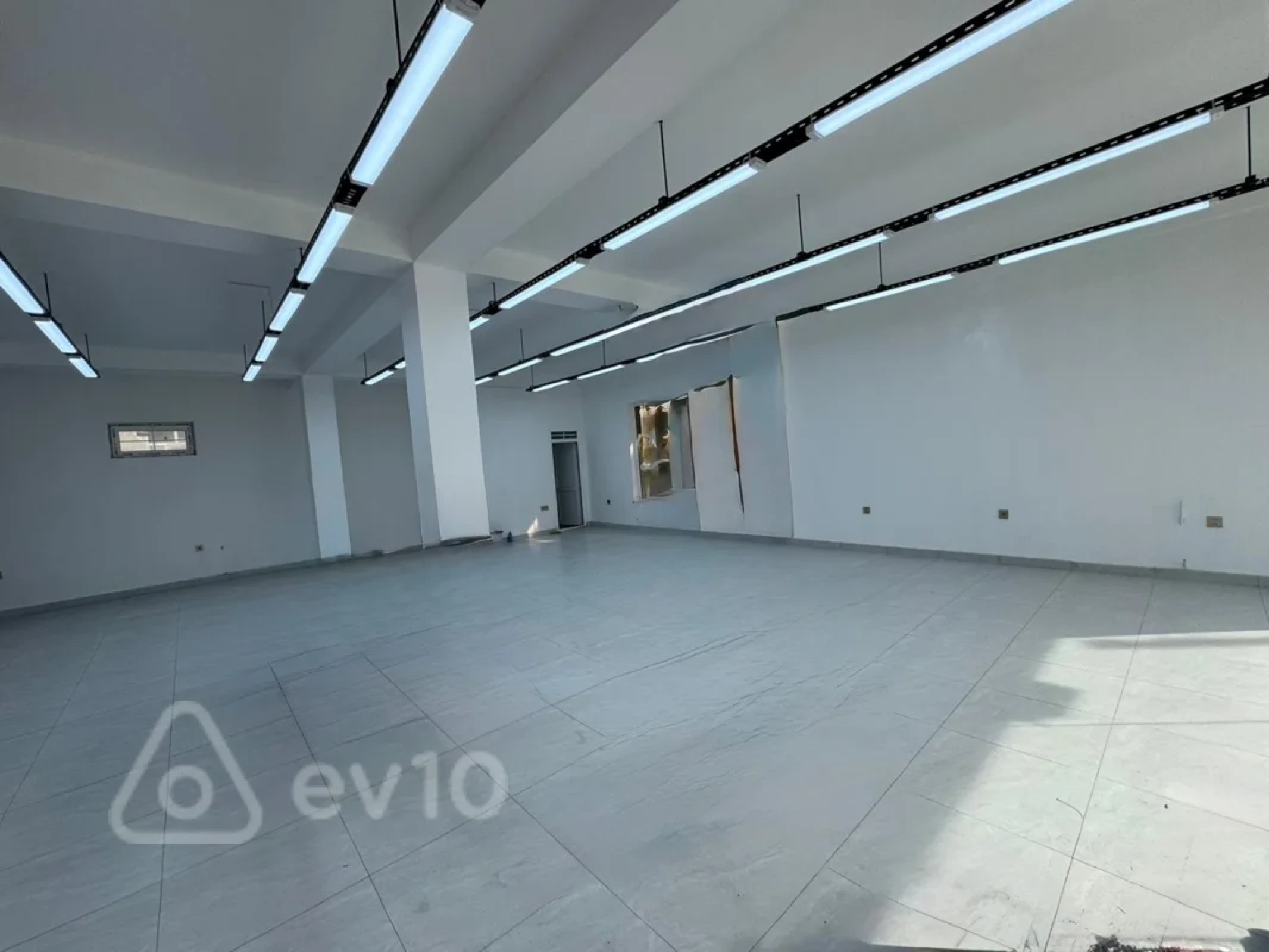 Kirayə verilir mənzil 156 m²