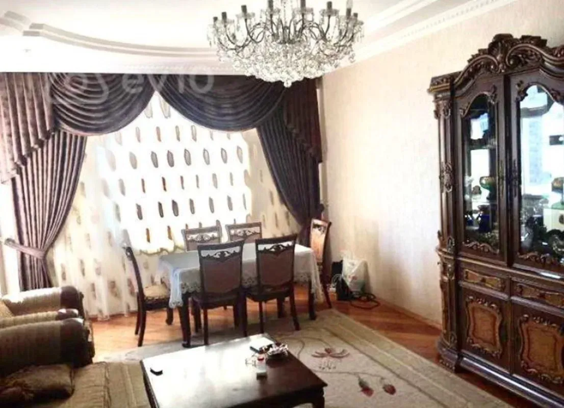 Kirayə verilir 2 otaqlı yeni tikili 80 m²