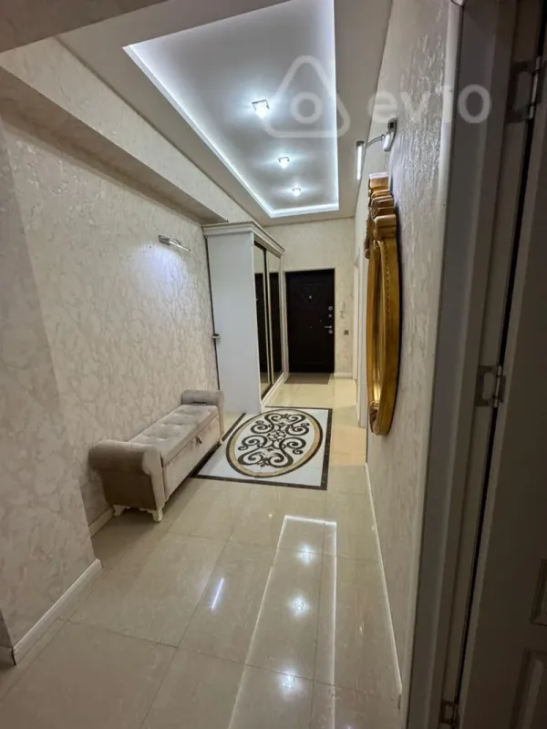 Kirayə verilir 3 otaqlı yeni tikili 1200 m²