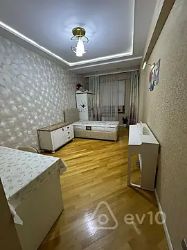 Kirayə verilir 3 otaqlı yeni tikili 1200 m²