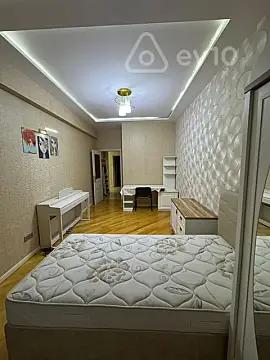 Kirayə verilir 3 otaqlı yeni tikili 1200 m²