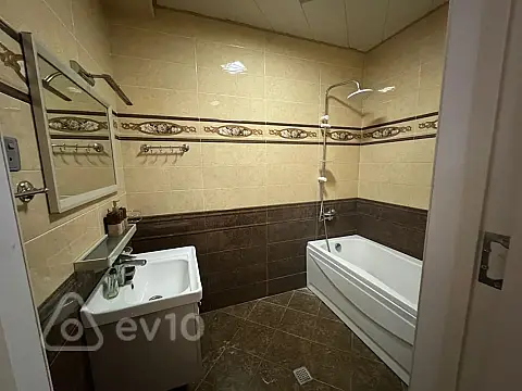 Kirayə verilir 3 otaqlı yeni tikili 1200 m²