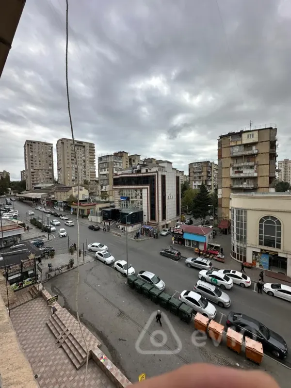 Kirayə verilir 3 otaqlı köhnə tikili 80 m²