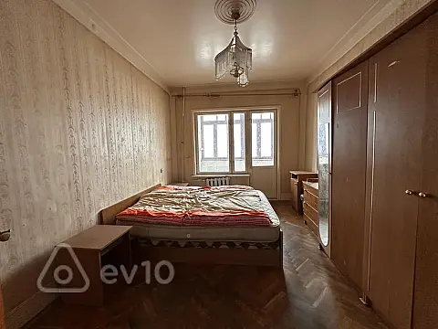 Kirayə verilir 3 otaqlı köhnə tikili 80 m²