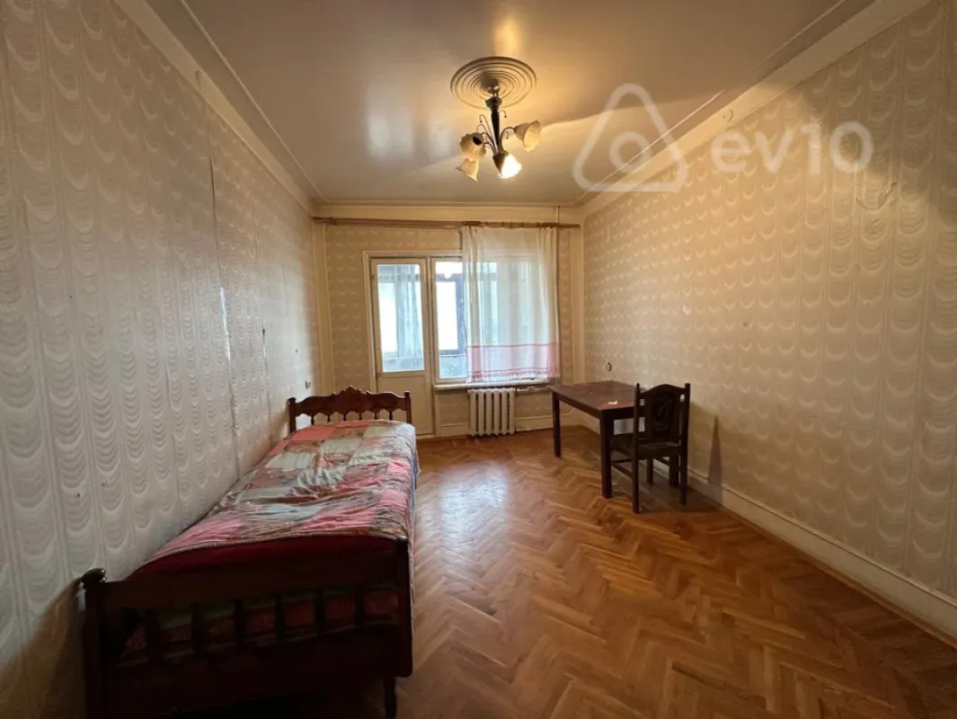 Kirayə verilir 3 otaqlı köhnə tikili 80 m²