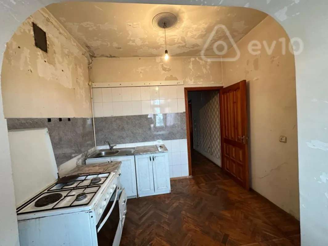 Kirayə verilir 3 otaqlı köhnə tikili 80 m²