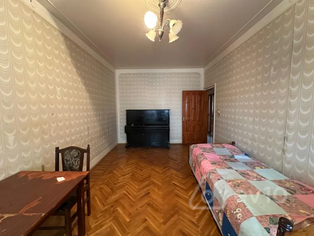 Kirayə verilir 3 otaqlı köhnə tikili 80 m²