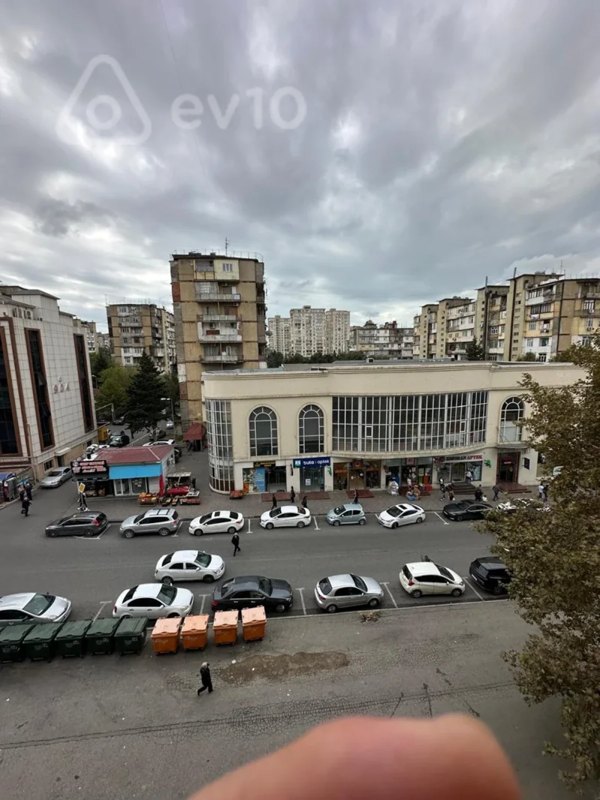 Kirayə verilir 3 otaqlı köhnə tikili 80 m²