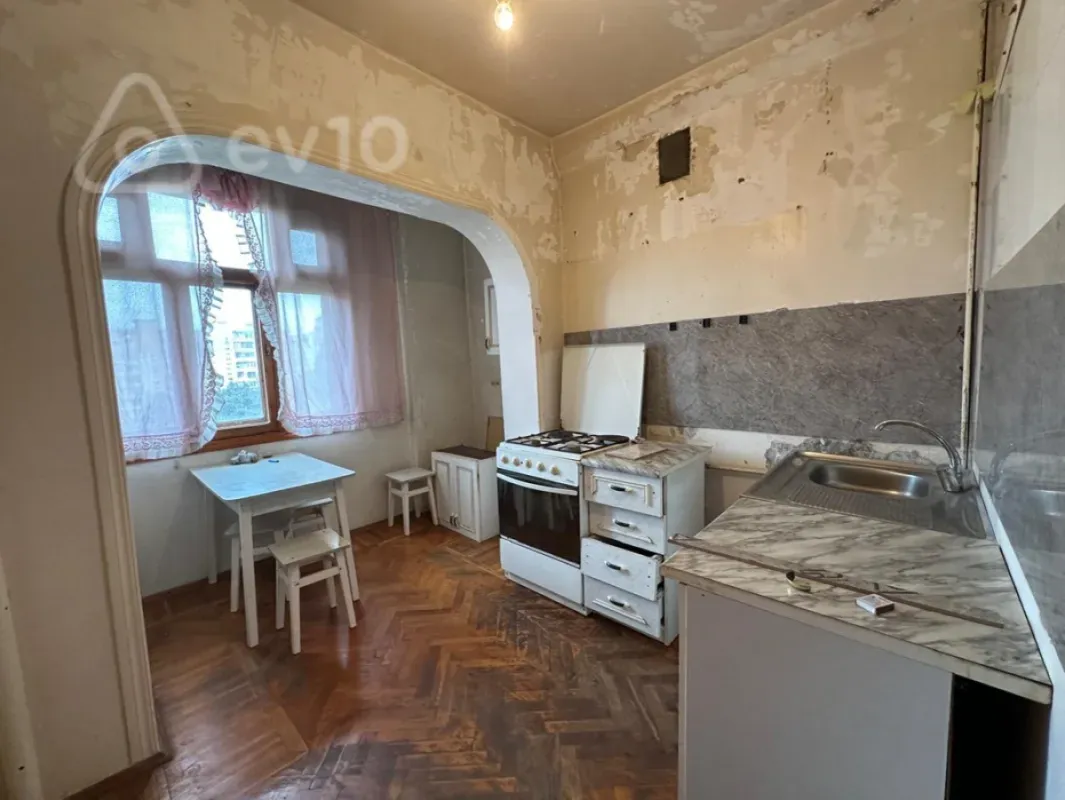 Kirayə verilir 3 otaqlı köhnə tikili 80 m²