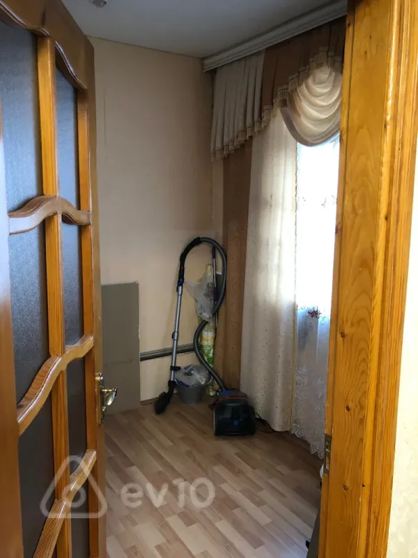 Satılır 4 otaqlı köhnə tikili 60 m²