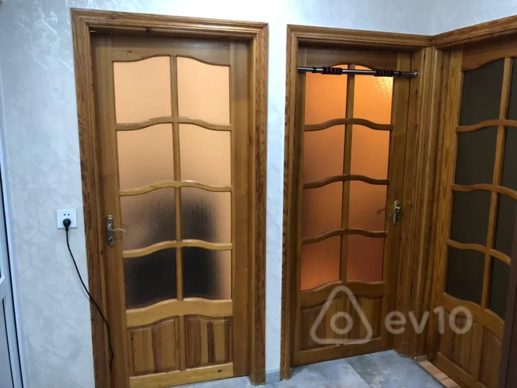Satılır 4 otaqlı köhnə tikili 60 m²