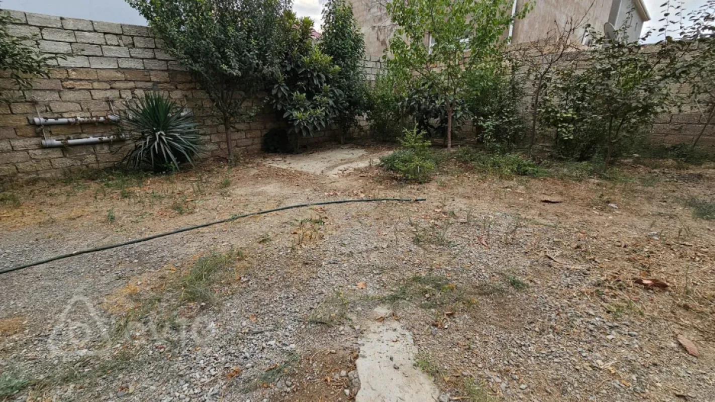 Satılır 5 otaqlı həyət evi 200 m²