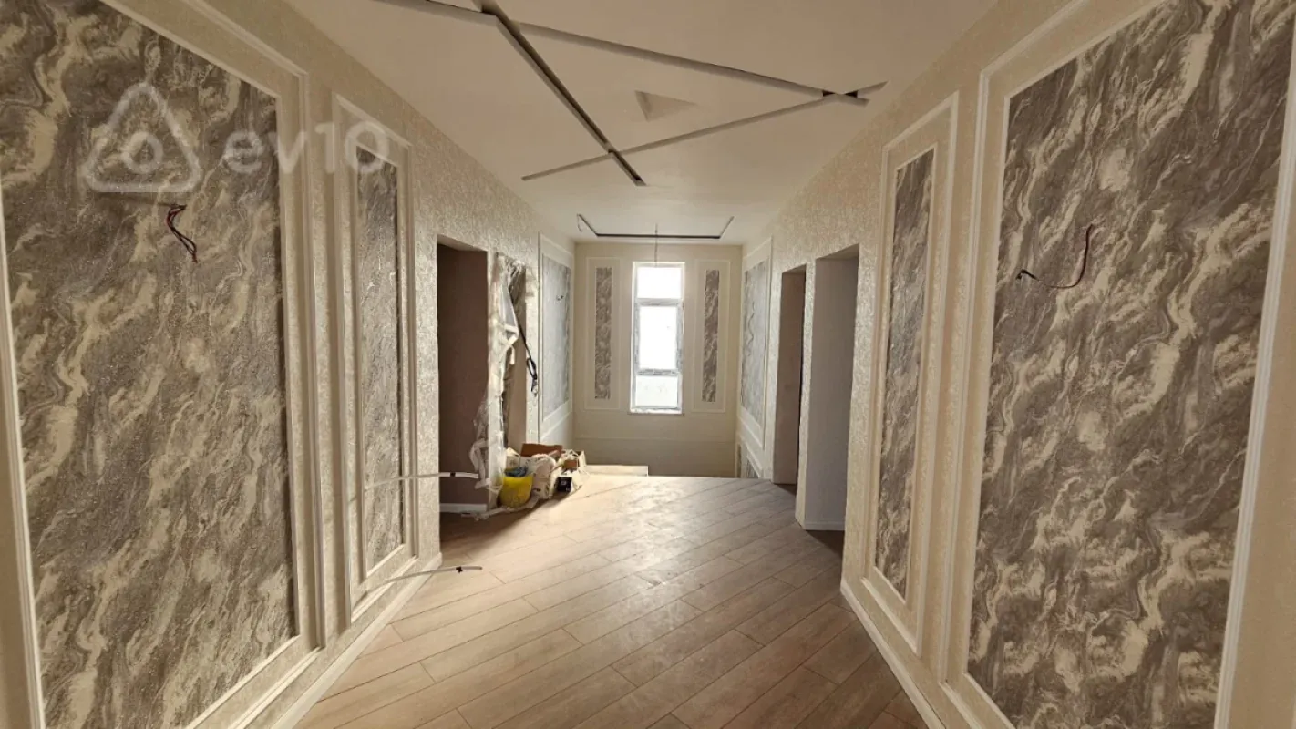 Satılır 5 otaqlı həyət evi 200 m²