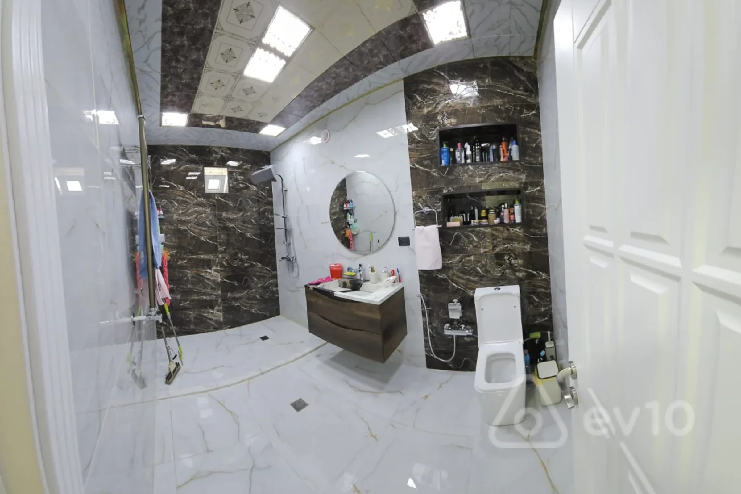 Satılır 5 otaqlı həyət evi 200 m²