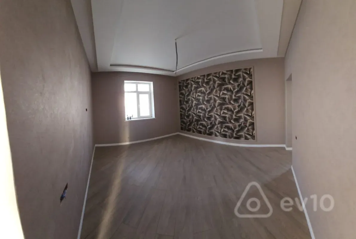 Satılır 5 otaqlı həyət evi 200 m²