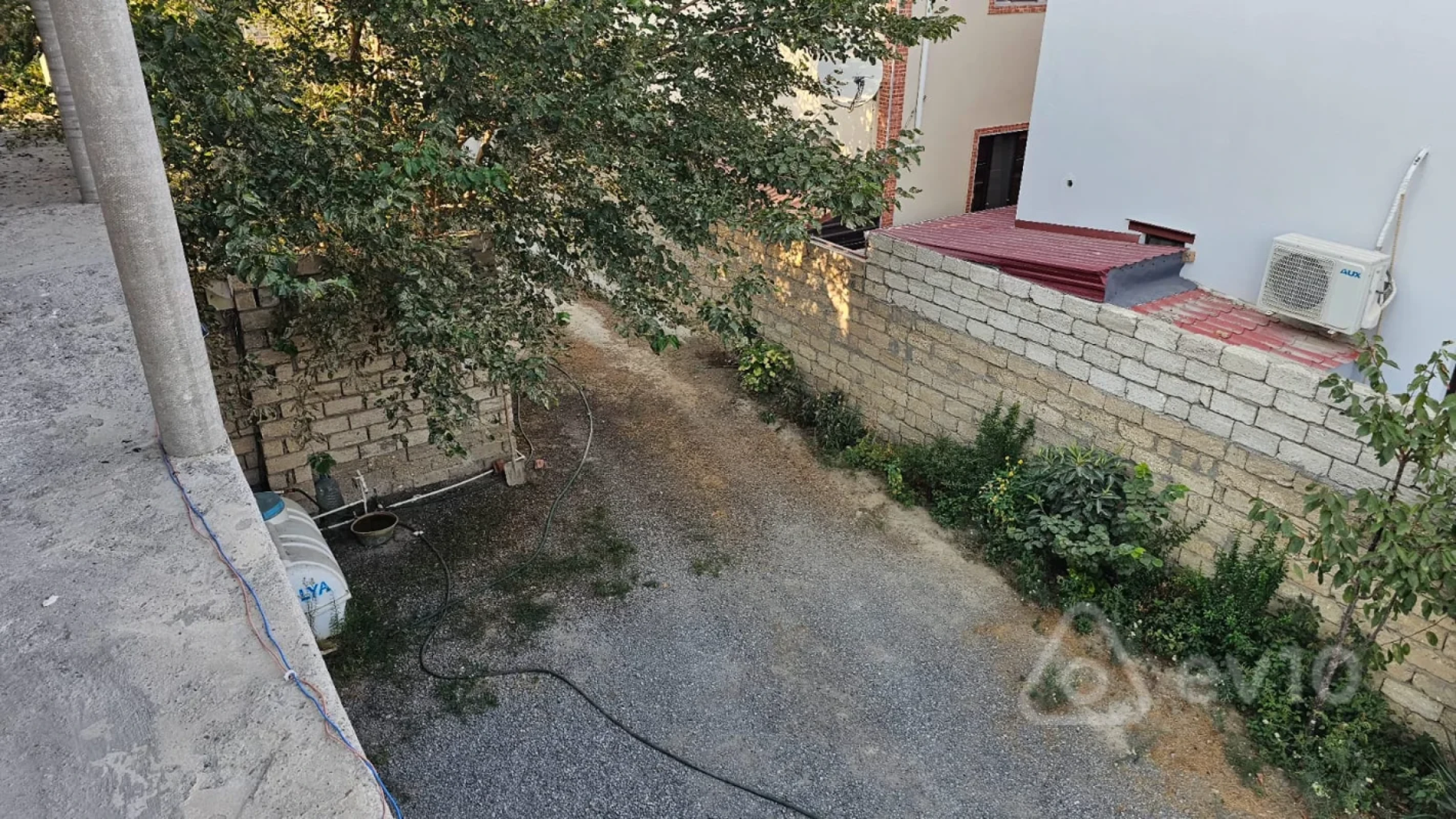 Satılır 5 otaqlı həyət evi 200 m²