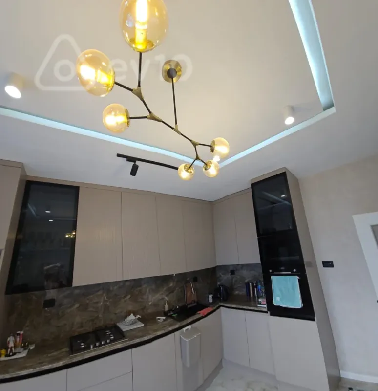 Satılır 5 otaqlı həyət evi 200 m²