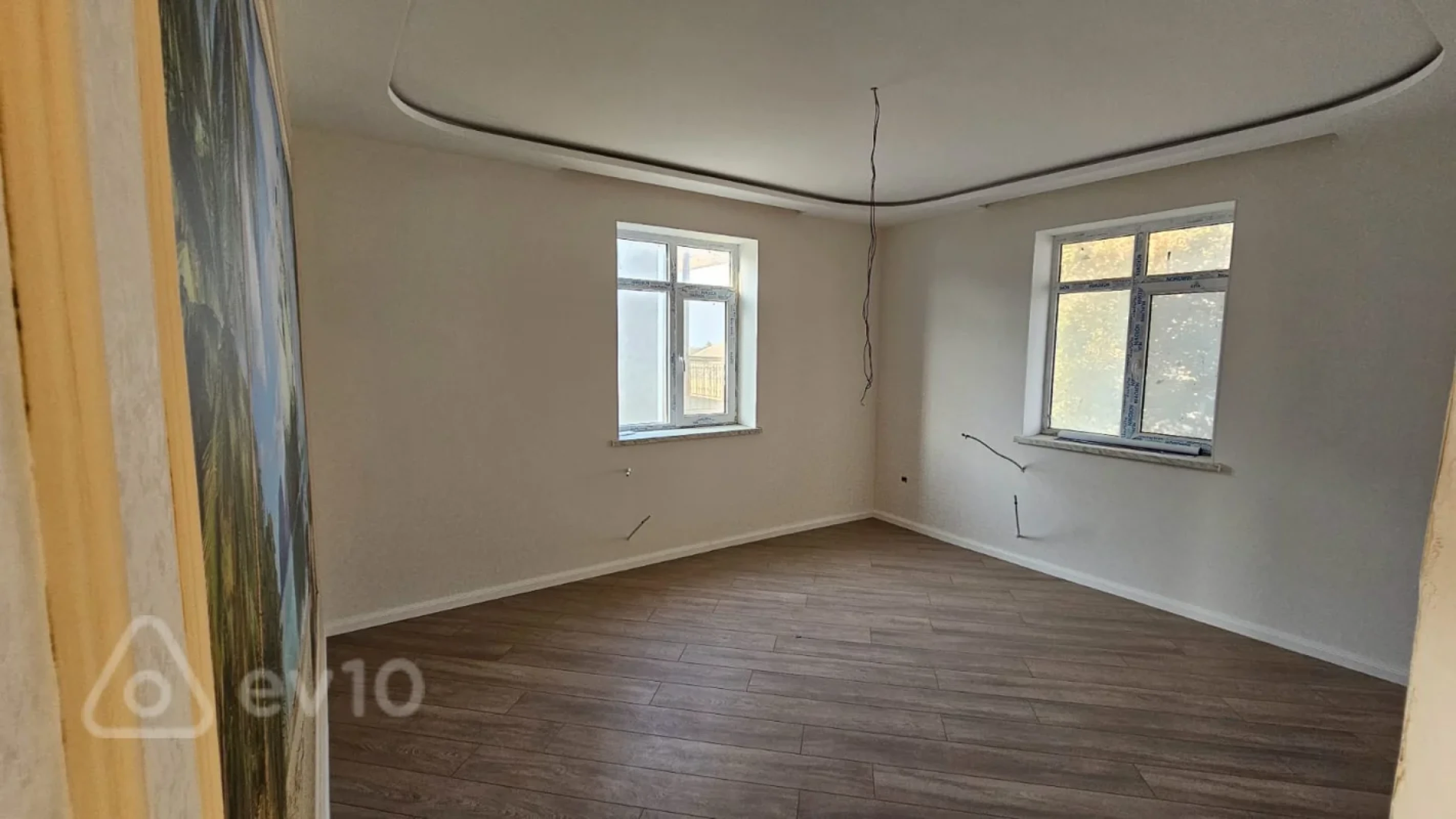 Satılır 5 otaqlı həyət evi 200 m²