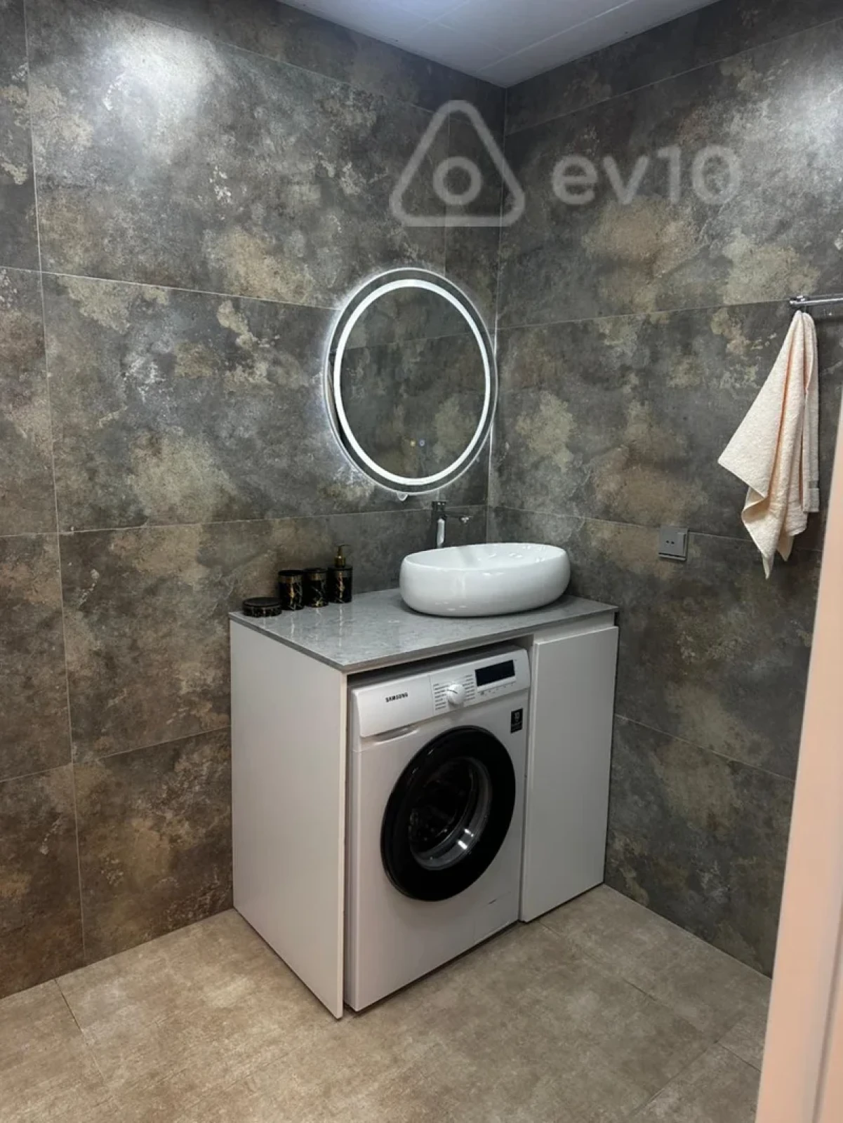 Kirayə verilir 2 otaqlı yeni tikili 65 m²