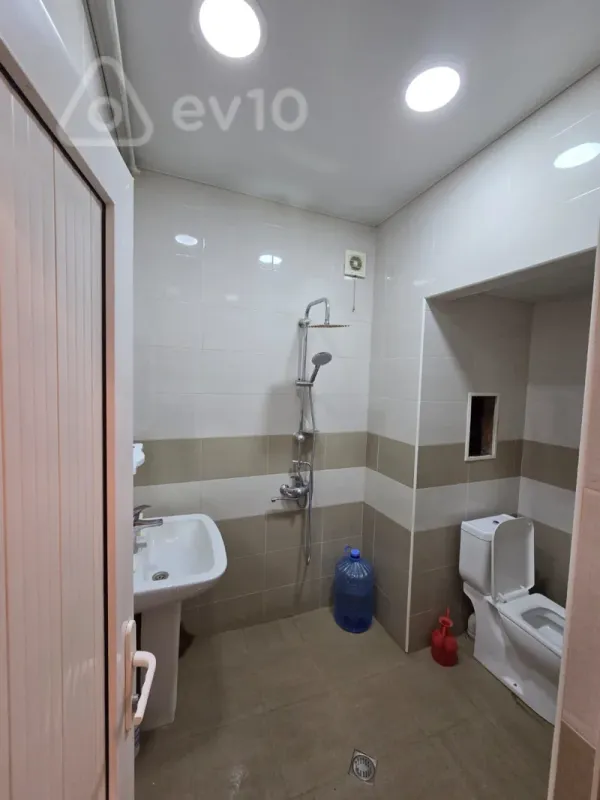 Kirayə verilir 2 otaqlı köhnə tikili 40 m²