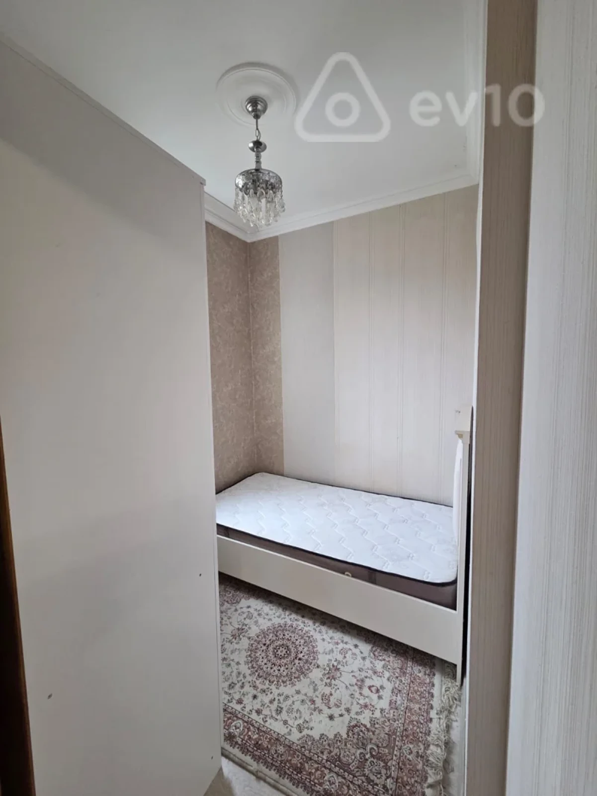 Kirayə verilir 2 otaqlı köhnə tikili 40 m²