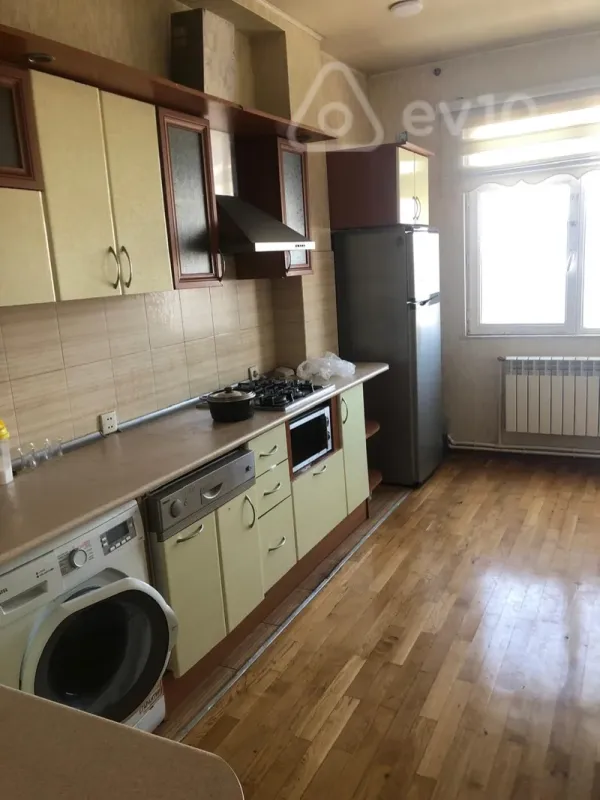 Kirayə verilir 3 otaqlı yeni tikili 120 m²