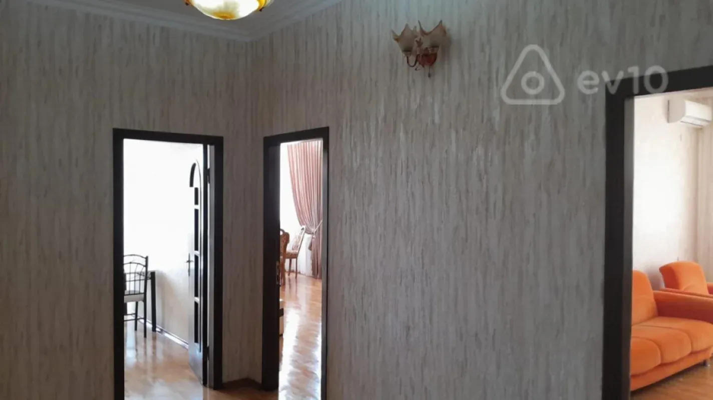 Kirayə verilir 3 otaqlı yeni tikili 120 m²