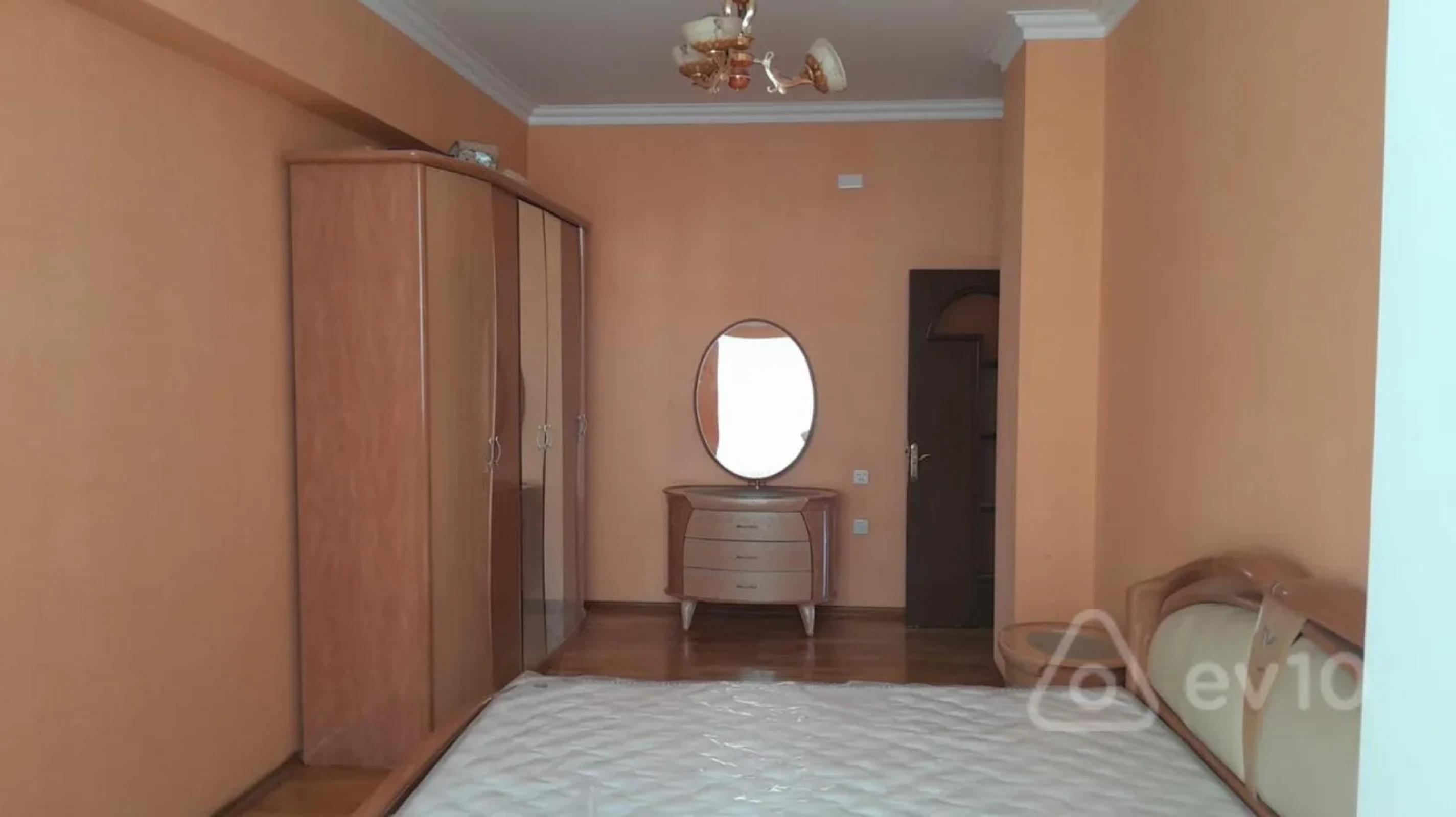 Kirayə verilir 3 otaqlı yeni tikili 120 m²