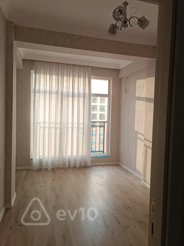 Satılır 3 otaqlı yeni tikili 77 m²