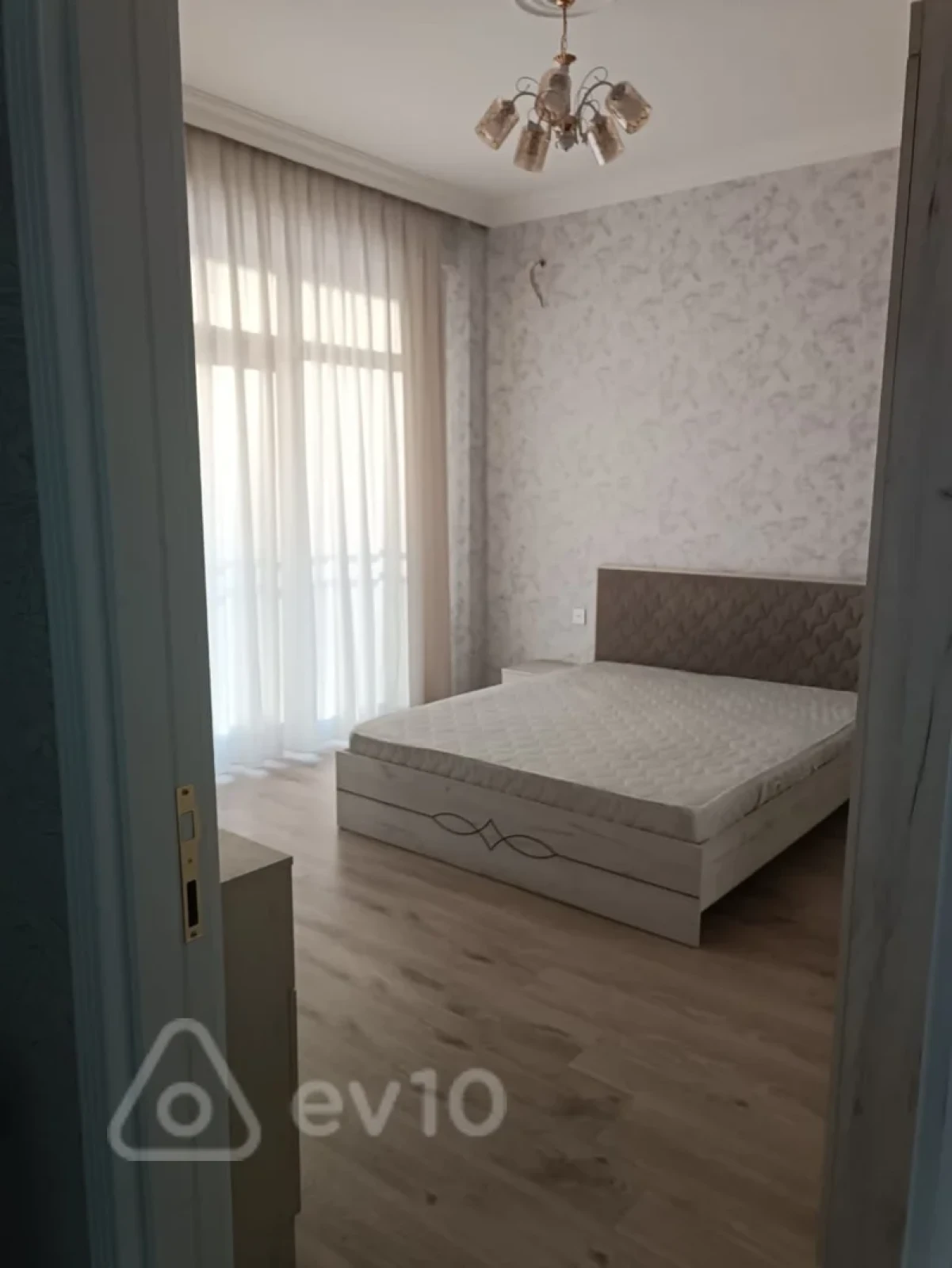Satılır 3 otaqlı yeni tikili 77 m²