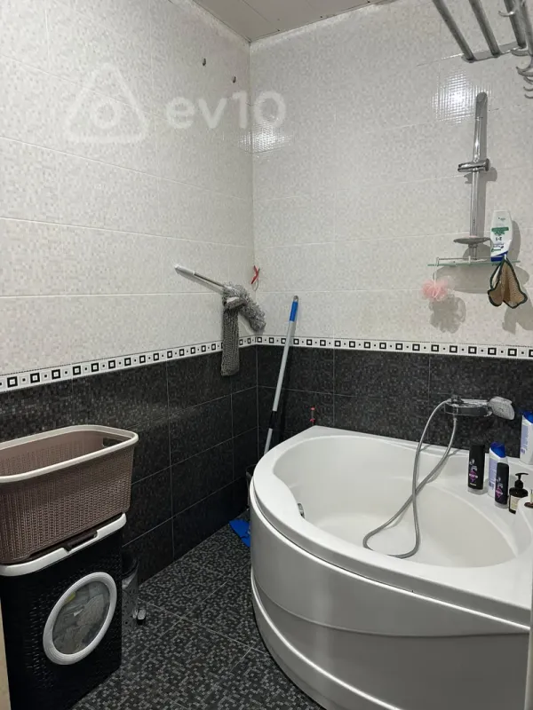 Satılır 3 otaqlı yeni tikili 105 m²