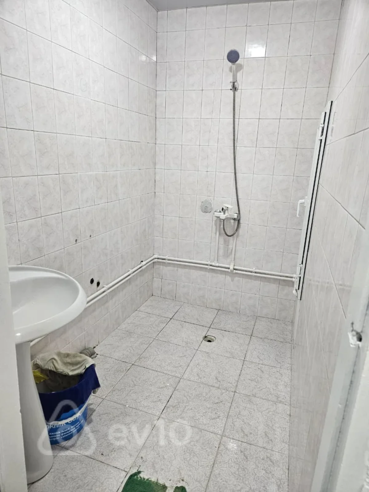 Satılır 2 otaqlı köhnə tikili 70 m²
