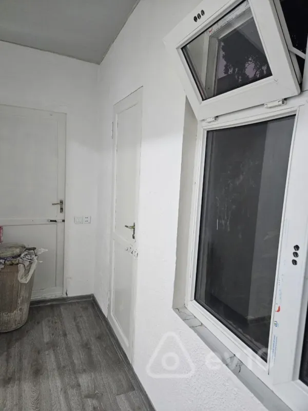 Satılır 2 otaqlı köhnə tikili 70 m²