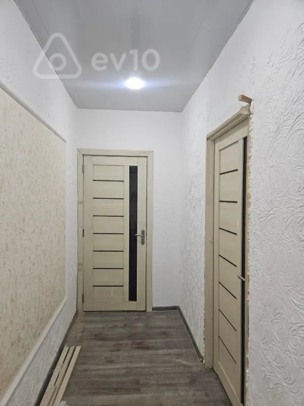 Satılır 2 otaqlı köhnə tikili 70 m²