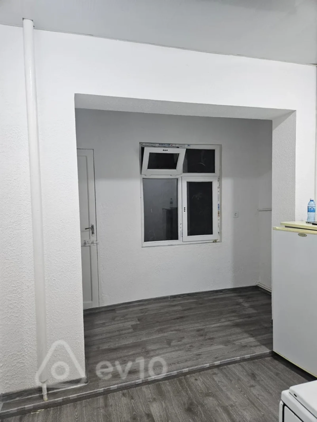 Satılır 2 otaqlı köhnə tikili 70 m²