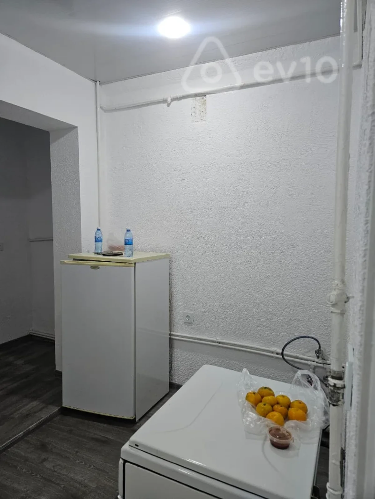 Satılır 2 otaqlı köhnə tikili 70 m²