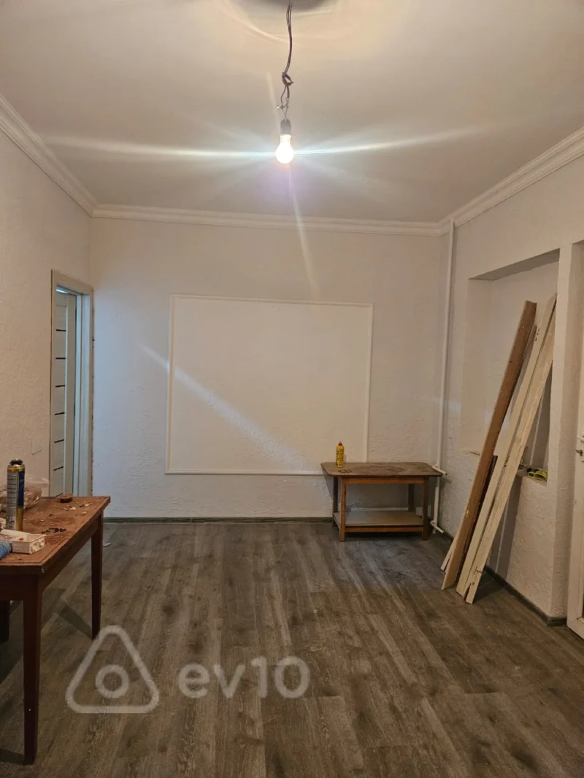 Satılır 2 otaqlı köhnə tikili 70 m²