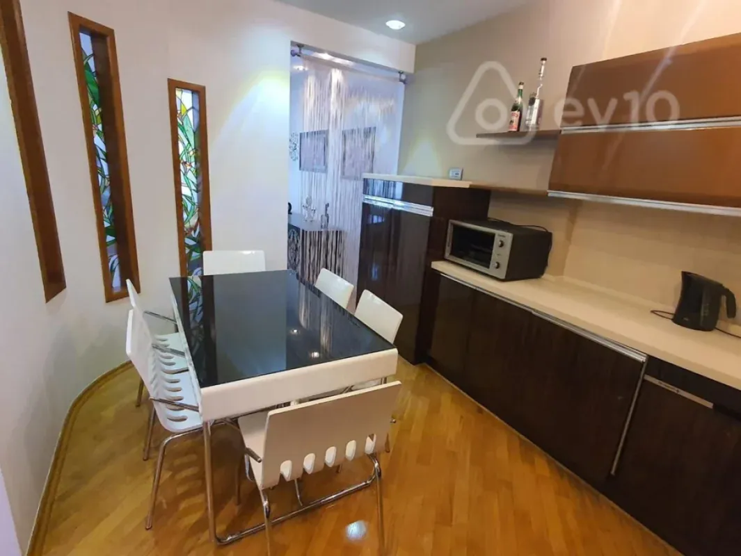 Satılır 3 otaqlı yeni tikili 145 m²