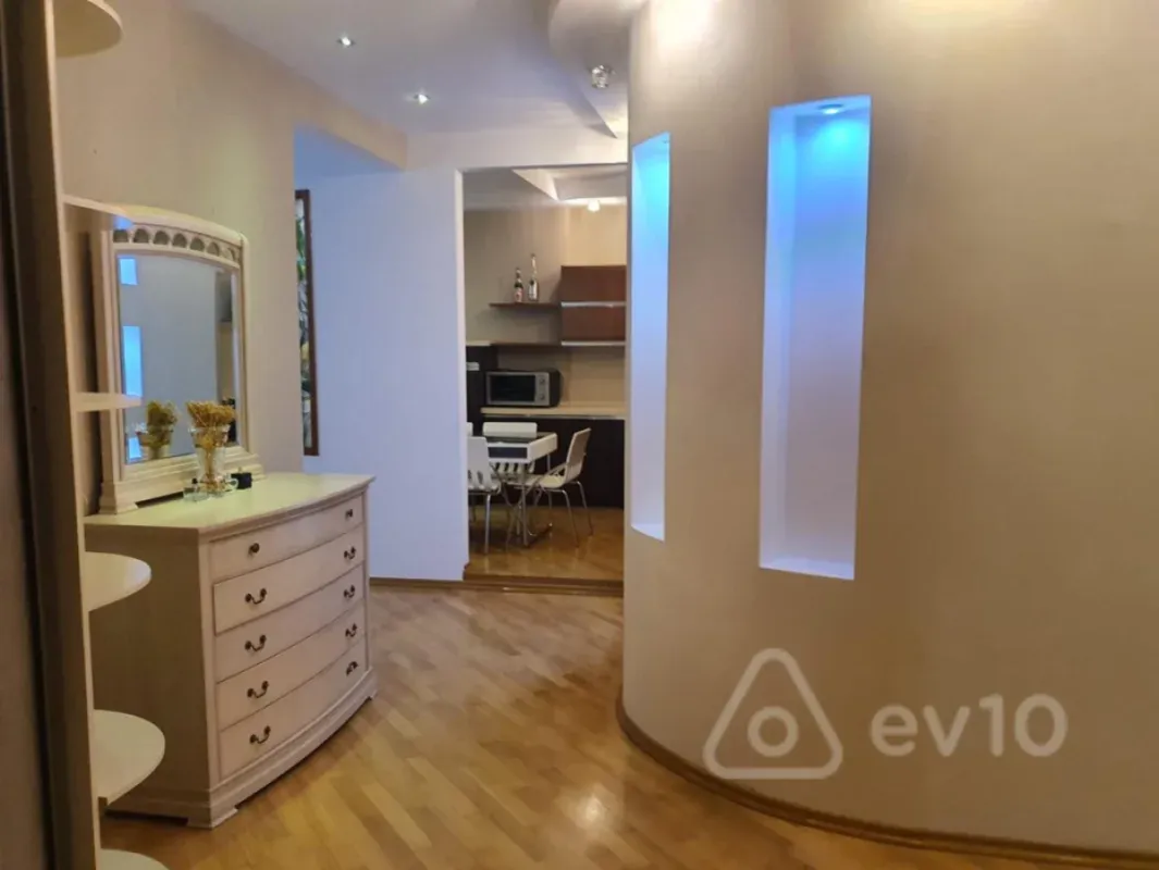Satılır 3 otaqlı yeni tikili 145 m²