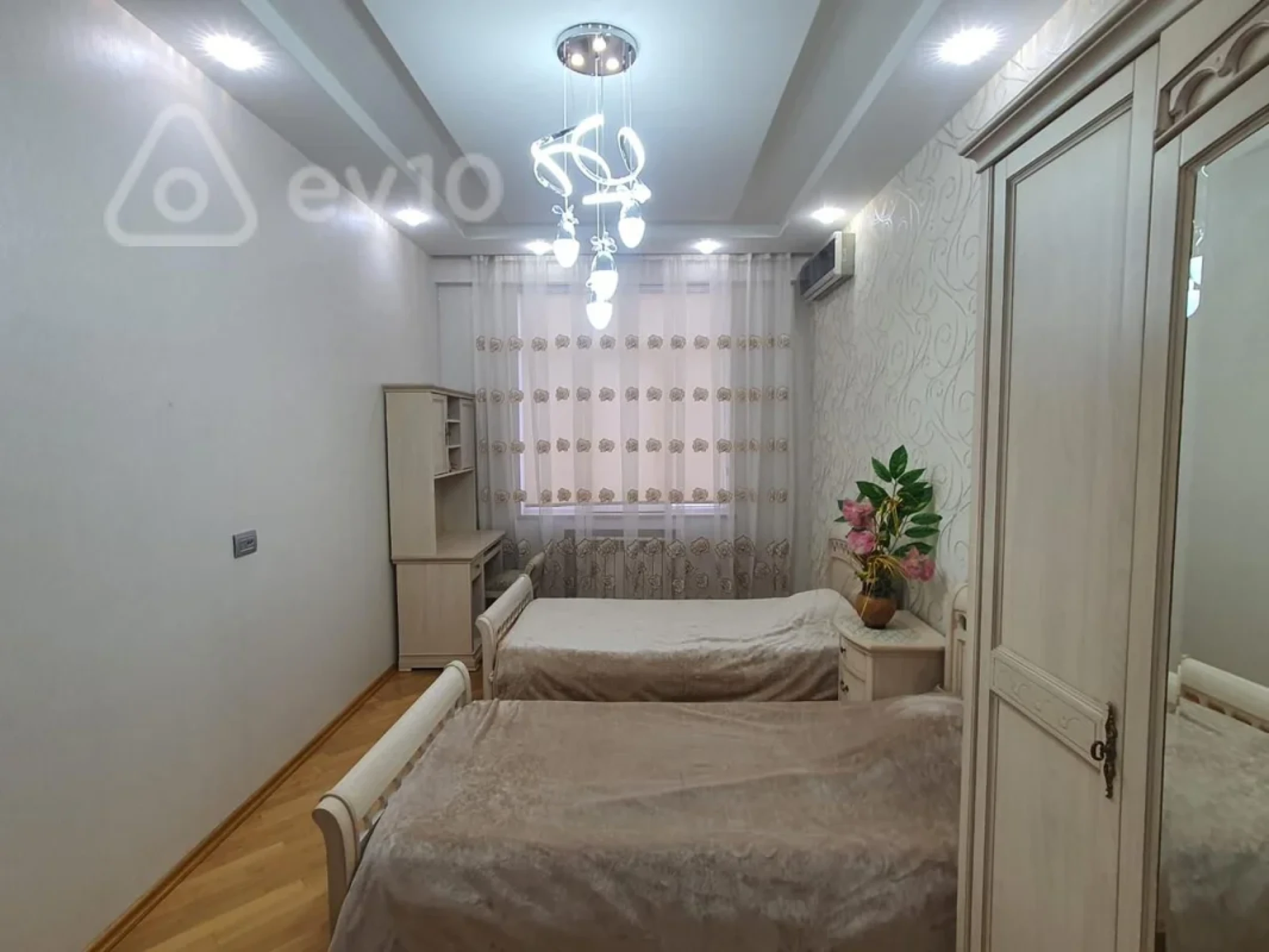 Satılır 3 otaqlı yeni tikili 145 m²