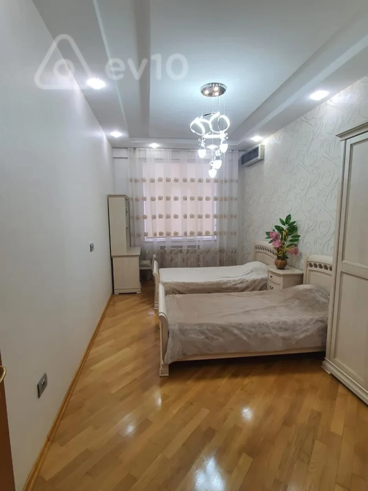 Satılır 3 otaqlı yeni tikili 145 m²