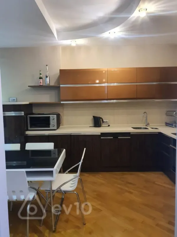 Satılır 3 otaqlı yeni tikili 145 m²