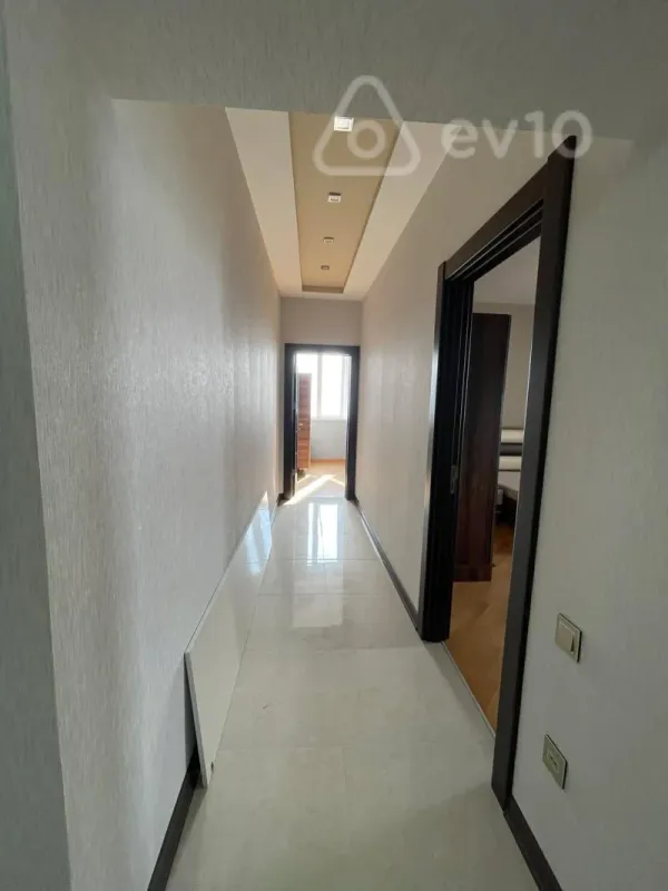 Kirayə verilir 3 otaqlı yeni tikili 130 m²