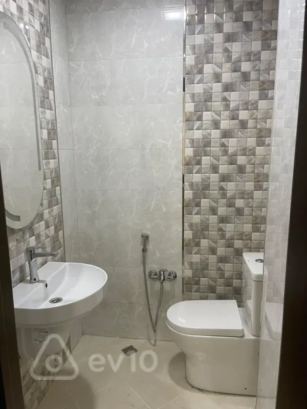 Kirayə verilir 3 otaqlı yeni tikili 130 m²