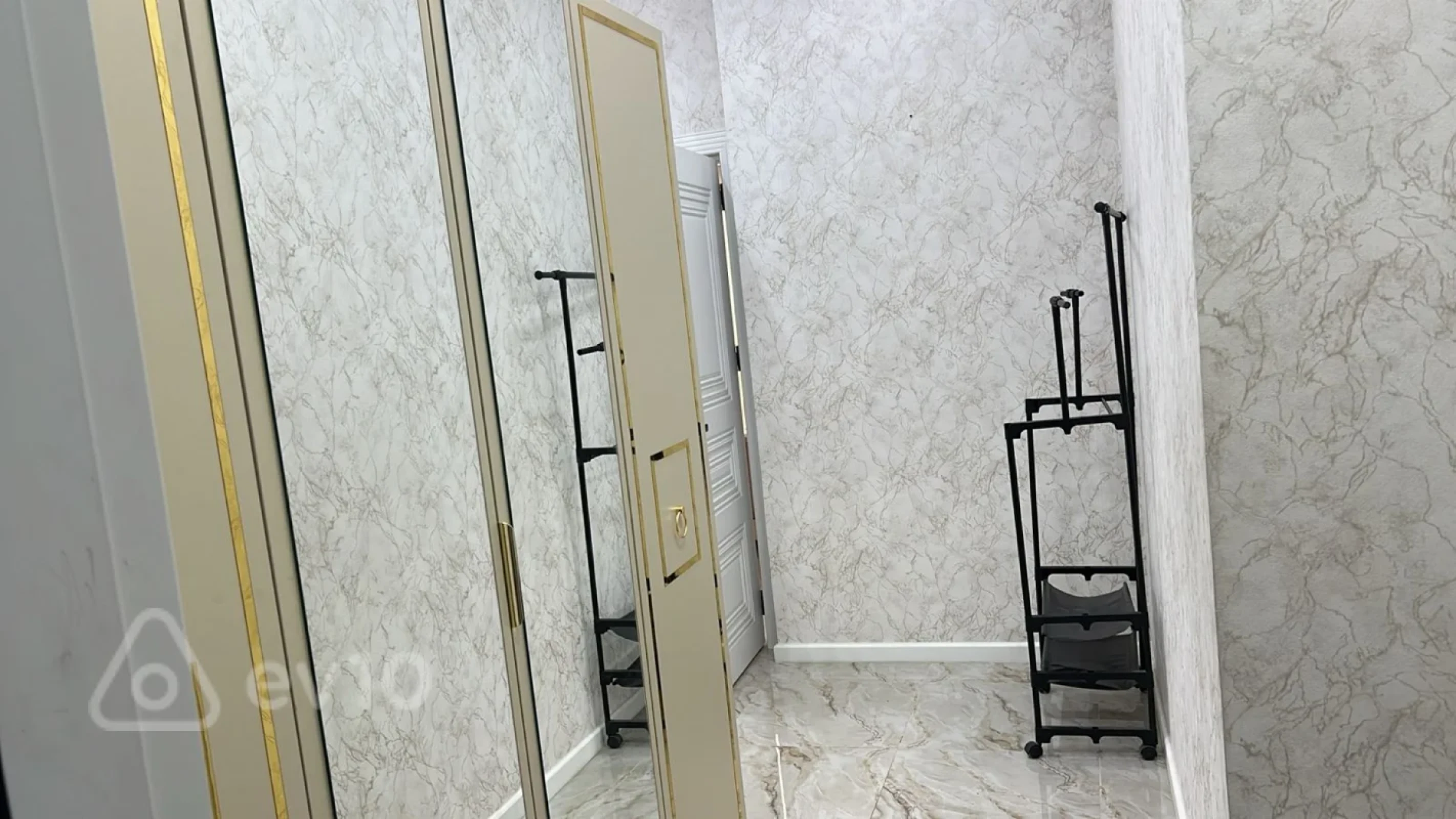 Kirayə verilir 2 otaqlı yeni tikili 70 m²