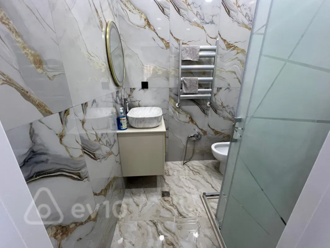 Kirayə verilir 2 otaqlı yeni tikili 70 m²